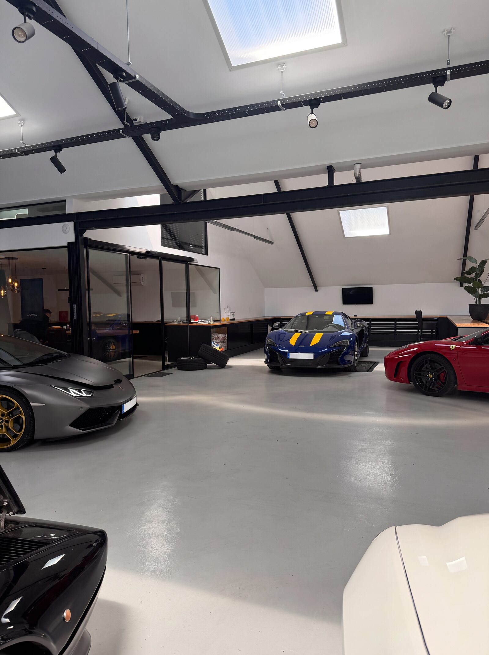 Lamborghini, McLaren und Ferrari in der Werkstatt von Tuning Service Bonn